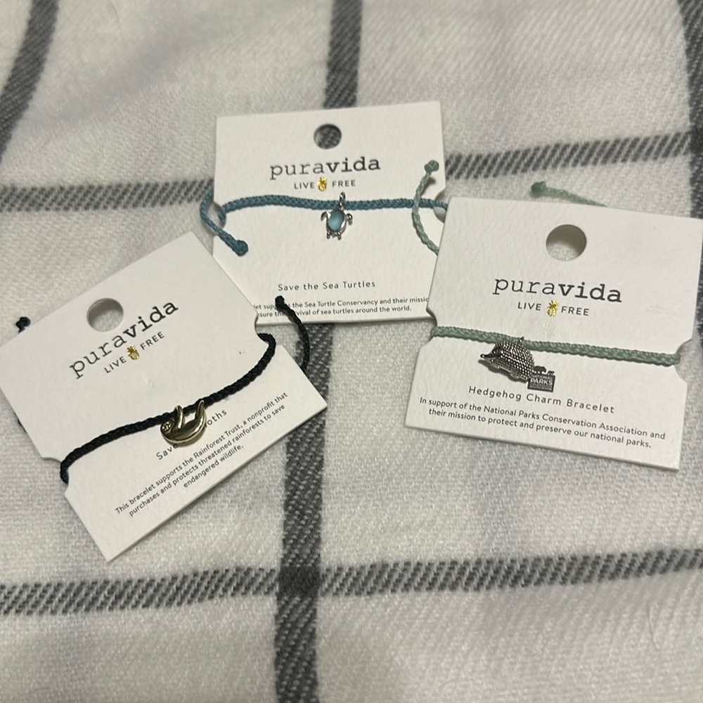 Pura Vida string bracelets, set of 3 - hedgehog, sea turtle, sloth